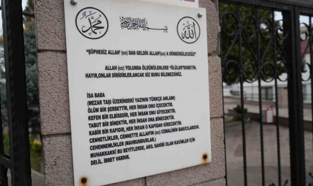 Samsun'un manevi mimarlarından İsa Baba'nın mezar taşındaki ibretlik yazı