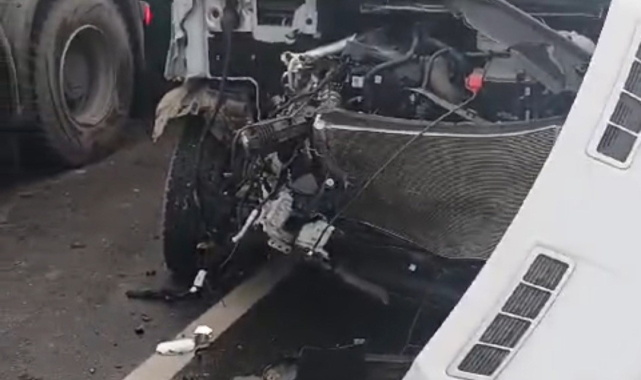 Siirt'te yolcu otobüsü ile minibüs çarpıştı: 5 kişi yaralandı