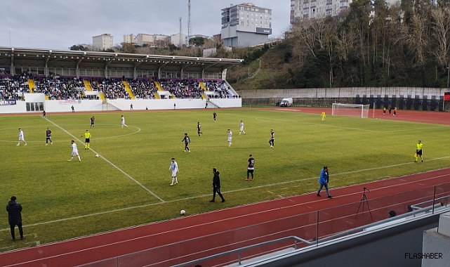 Sinopspor kendi evinde güldü