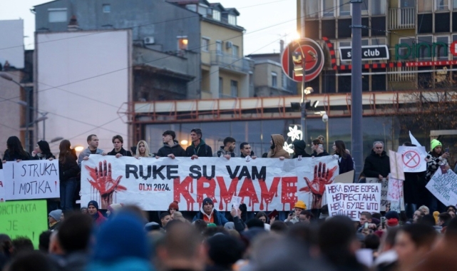 Sırbistan'da tarihinin en kalabalık hükümet karşıtı protesto