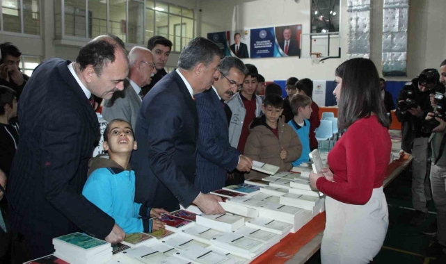 Şırnak'ta kitap fuarı düzenlendi