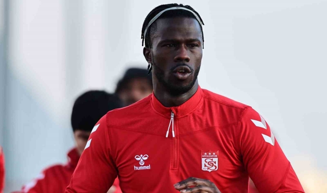 Sivasspor, adı Wanda Nara ile anılan Keita Balde'yle yollarını ayırdı
