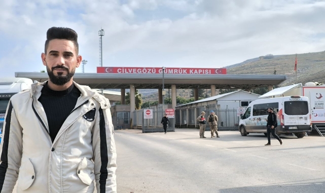 Suriyeliler 2025'e memleketlerinde girmek için yılın son günü geçişlerini sürdürüyor