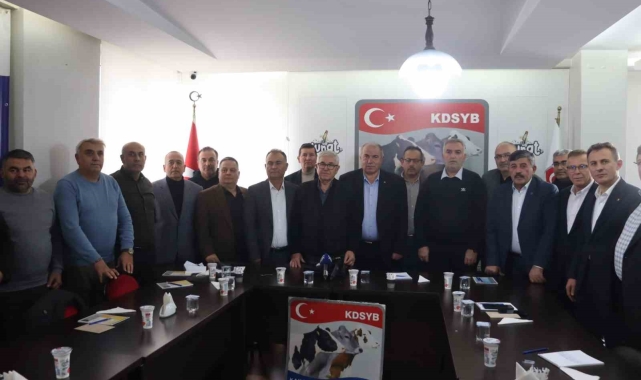 Süt üreticileri sorunlarını Kayseri'de masaya yatırdı