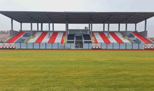 Tadilatı tamamlanan Bozüyük İlçe Stadı kapılarını açtı