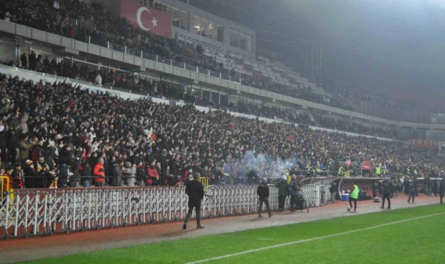 Taraftarıyla rekor kıran Eskişehirspor, liderlik koltuğuna oturdu