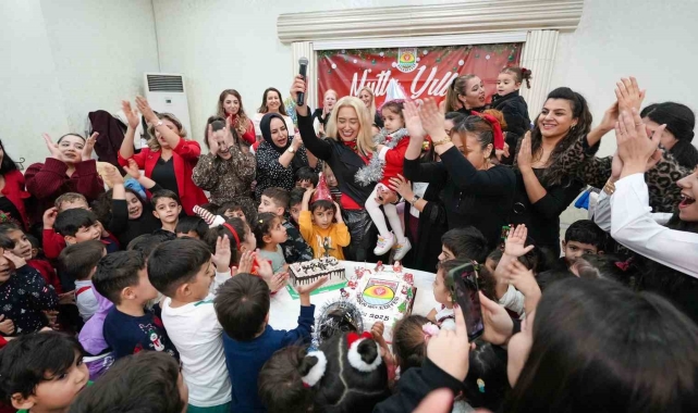 Tarsus'ta çocuklar yeni yıla 'merhaba' dedi