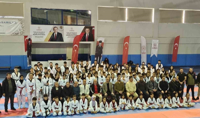 Tatvan'da Taekwondo Kuşak müsabakası düzenlendi