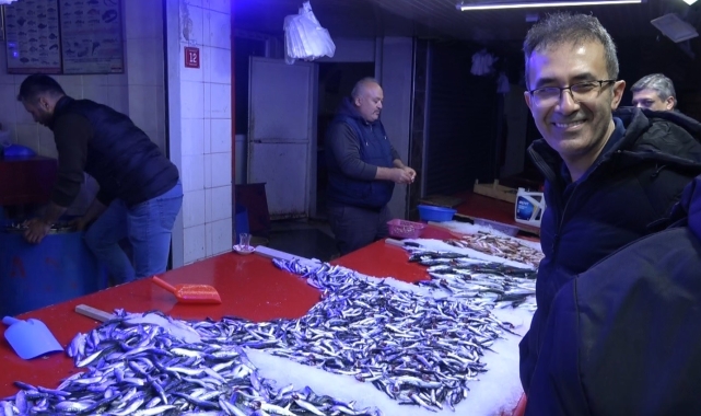 Tavşanlı Balık Pazarı'na her gün taze balık geliyor