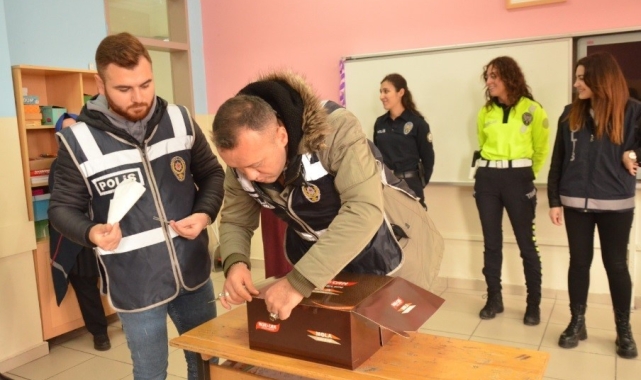 Tavşanlı İlçe Emniyet Müdürlüğü'nden özel öğrencilere duygusal ziyaret