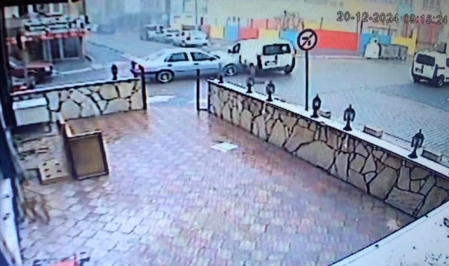 Tekirdağ'da iki aracın çarpıştığı kaza kamerada