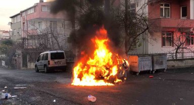 Tekirdağ'da LPG'li otomobil alev topuna döndü: Otomobilde patlama anları kamerada