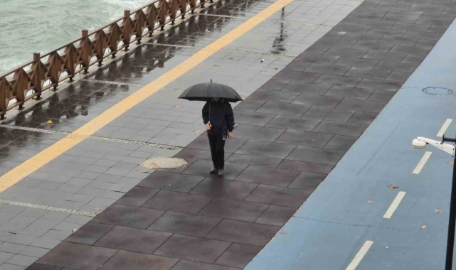 Tekirdağ'da sağanak yağış etkili oluyor