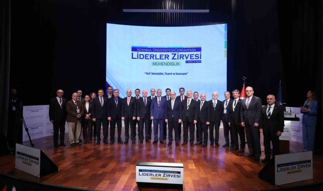 Ticaret Bakanı Ömer Bolat:" Türk otomotiv endüstrisi ülkemizin yüz akı sektörlerinden biri olarak öne çıkmaktadır"