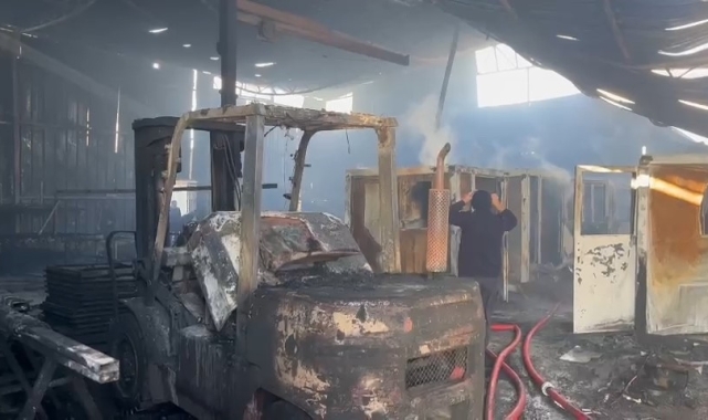 Tır Parkı'ndaki işletmede çıkan yangın kontrol altına alındı: 1 kişi hastaneye kaldırıldı