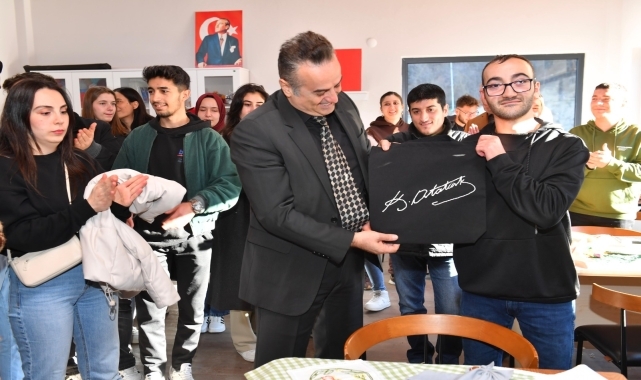 Trabzon Üniversitesi öğrencileri "En Mutlu Köy" yerleşkesinin özel çalışanlarıyla buluştu