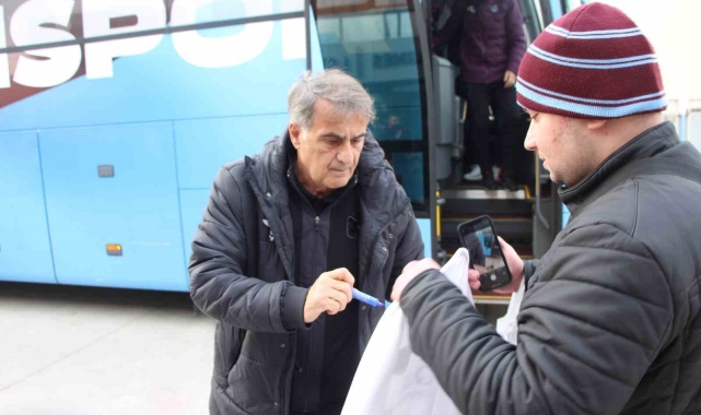 Trabzonspor, Galatasaray maçı için İstanbul'a gitti