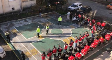 Trafik güvenliği için motokuryelere eğitim verildi