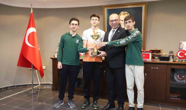 Turgutlu Belediyespor'da kupa sevinci