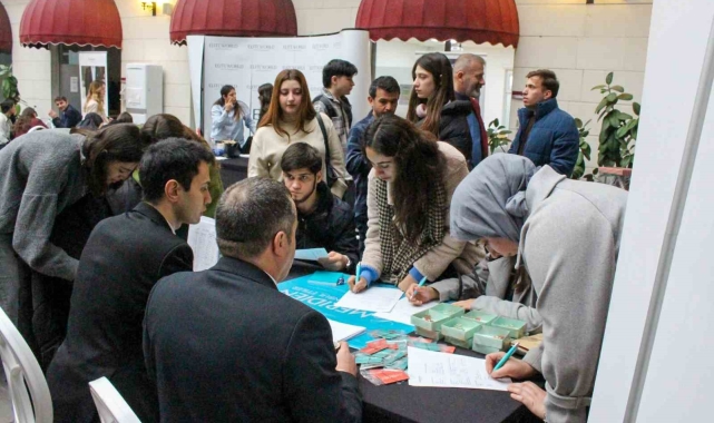 Turizmde kariyer gününde firmalara 2 bin başvuru