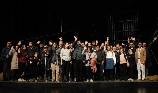 Türk Telekom'dan AKM'de erişilebilir tiyatro deneyimi