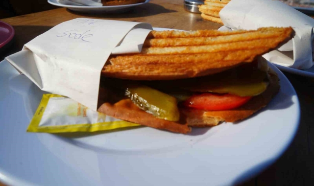 Türkiye'nin damak çatlatan lezzeti: Ayvalık Tostu