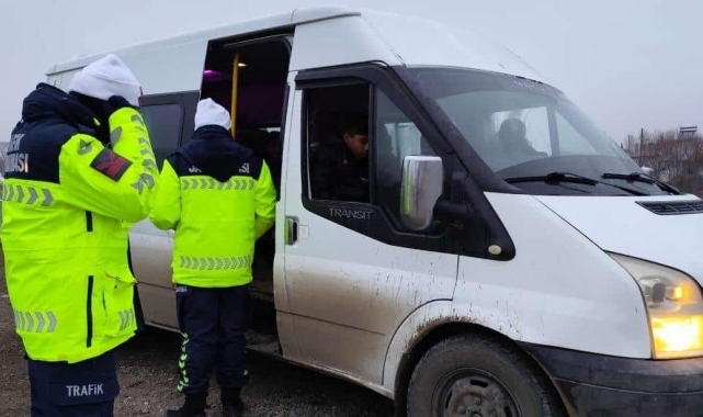 Tutak'ta servis araçları denetlendi