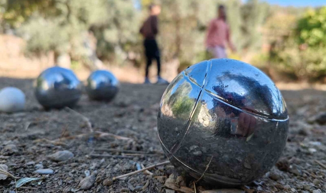 Ula'nın kırsal mahallelerinde Bocce sporuna büyük ilgi