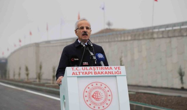Ulaştırma ve Altyapı Bakanı Abdulkadir Uraloğlu: "Kahta-Siverek arası 25 dakikaya düşecek"