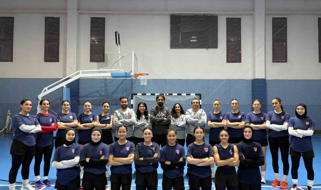 Ümit Milli Kadın Hokey Takımı'na Muğla'dan 8 sporcu