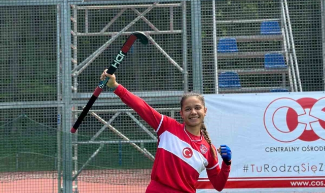 Ümit Milli Kadın Hokey Takımı'nın yarısı Muğlalı sporculardan oluştu