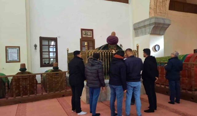 Üniversite öğrencilerinden cami ziyareti