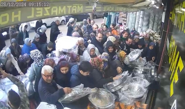 Uygun fiyata satılan ürünler izdihama neden oldu