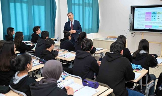 Vali Aktaş öğrencilerle bir araya geldi