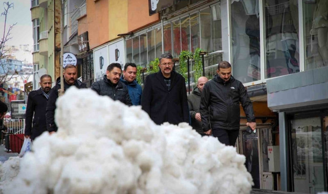 Vali Çelik karla mücadele çalışmalarına inceledi