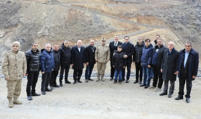 Vali Karakaya Mutki'de yol çalışmalarını inceledi