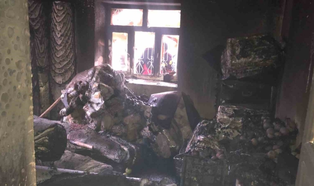 Van'da depo yangını