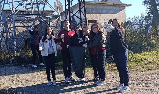 Vatandaşlar kirletti, öğrenciler temizledi