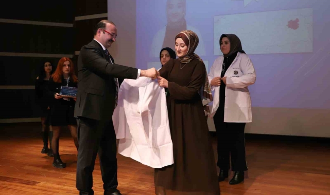 Veteriner fakültesinde &quot;Beyaz önlük giyme töreni&quot; düzenlendi