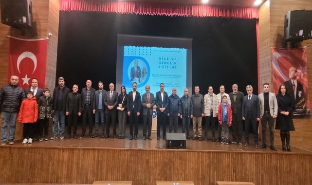 Vezirköprü'de "Aile ve Gençlik Eğitimi" konferansı düzenlendi