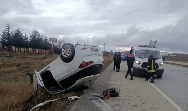 Yozgat'ta Hyundai marka araç ters döndü: 2 yaralı