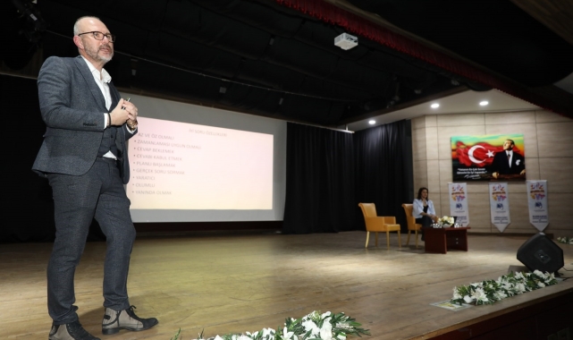 Yunusemre&#039;den aile içi iletişim semineri