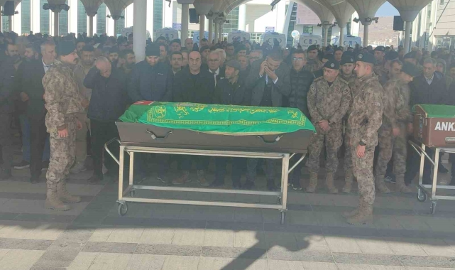 15 Temmuz şehidi polis Sezen'in annesi son yolculuğuna uğurlandı