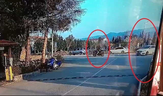 18 yaşındaki motosikletli genci hayattan koparan kaza kamerada...