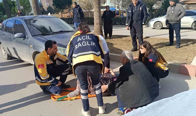 Adana'da otomobilin çarptığı yaşlı kadın yaralandı