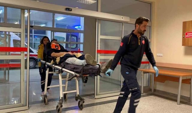 Adıyaman'da iki otomobil çarpıştı: 4 yaralı