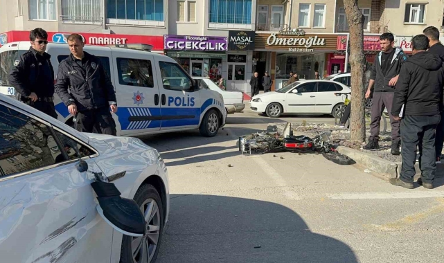 Aksaray'da otomobil ile motosiklet çarpıştı: 1 yaralı