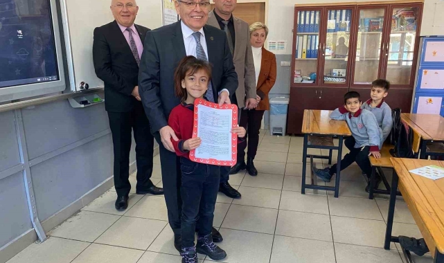 Alaşehir'de 17 bin 246 öğrenci karne heyecanı yaşadı