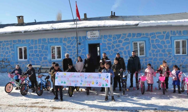 Aliağa'dan doğu illerindeki öğrencilere bisiklet