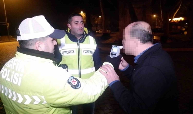 Alkollü sürücü polise zor anlar yaşattı